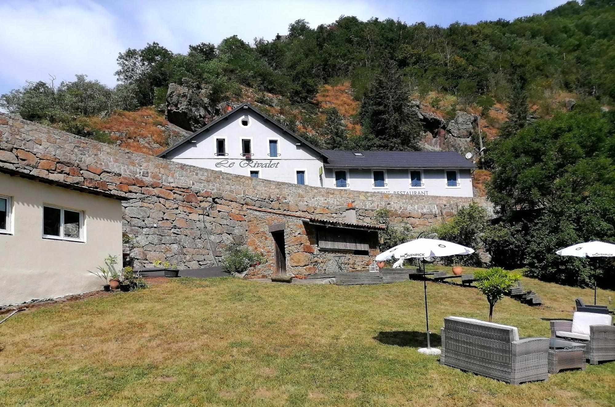 Le Rivalet Hotel Montaigut-le-Blanc  Exterior photo